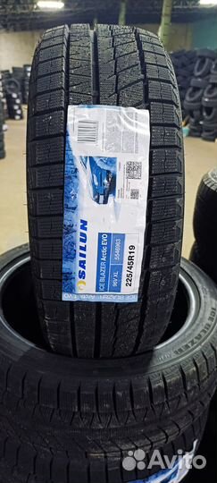 Sailun Ice Blazer Arctic EVO 225/45 R19 96V