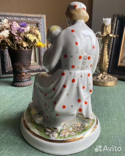 Статуэтка Мама с ребенком кф Чудово 57 г