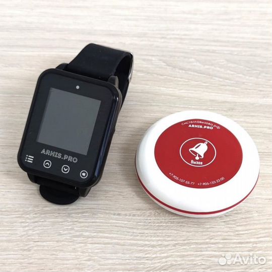 Кнопка вызова персонала и часы в салон красоты