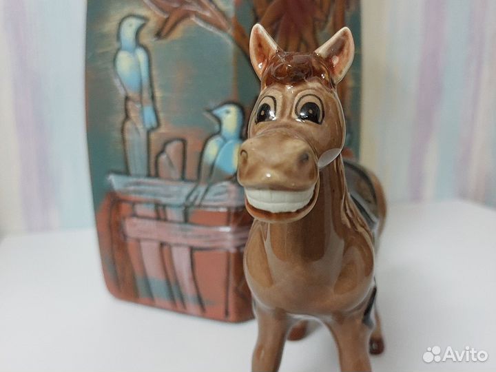 Статуэтка конь лошадь фарфоровая ваза керамика