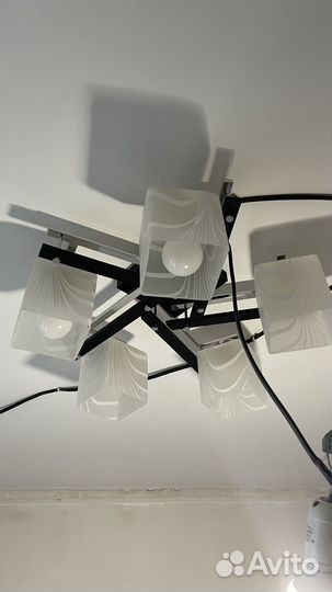 Люстра в хорошем состоянии