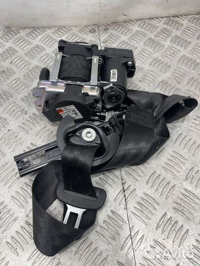 Ремень безопасности с пиропатроном Audi SQ7