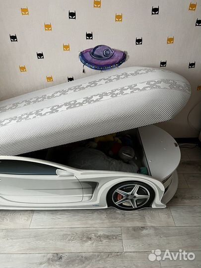 Кровать машина