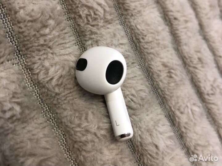 Левый наушник airpods 3