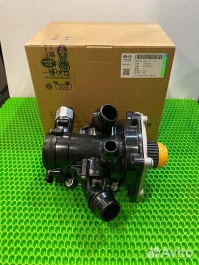 Корпус термостата с помпой Vag