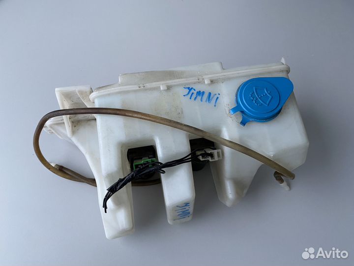 Бачок омывателя Suzuki Jimny