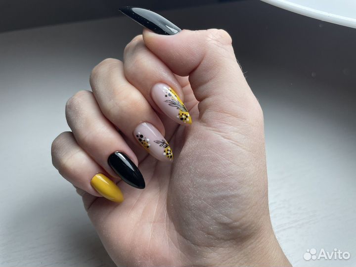 Маникюр, педикюр, наращивание ногтей