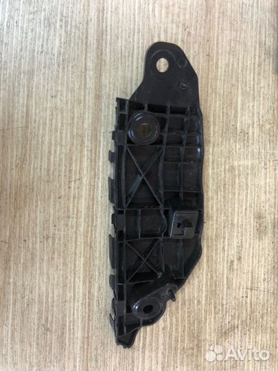 Кронштейн бампера передний левый Kia Sportage