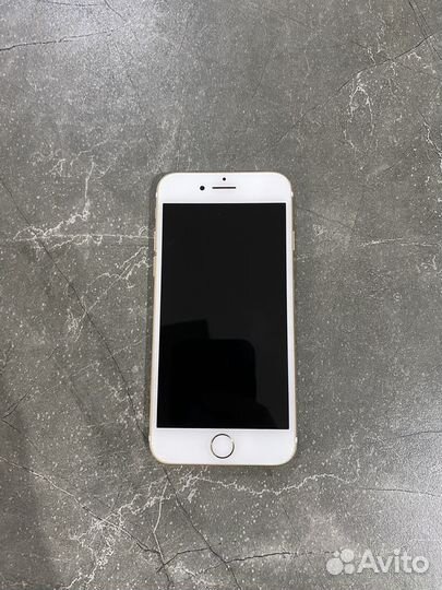 Телефон iPhone 7