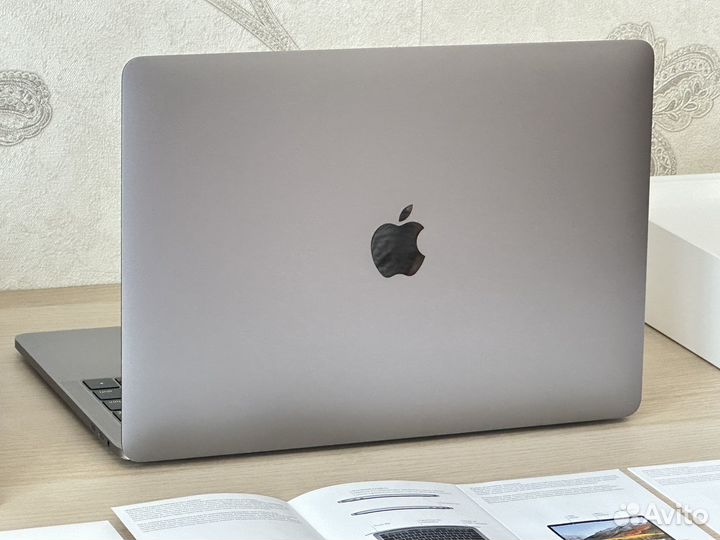 Apple MacBook Pro SDD 1тб Intel Core i7