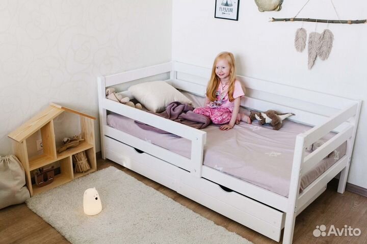 Детская кровать из массива