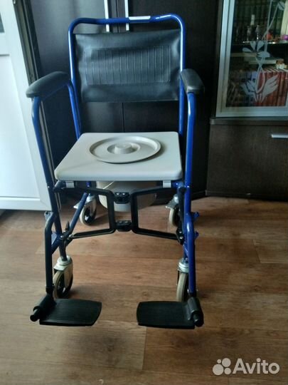 Кресло-каталка с санитарным оснащением