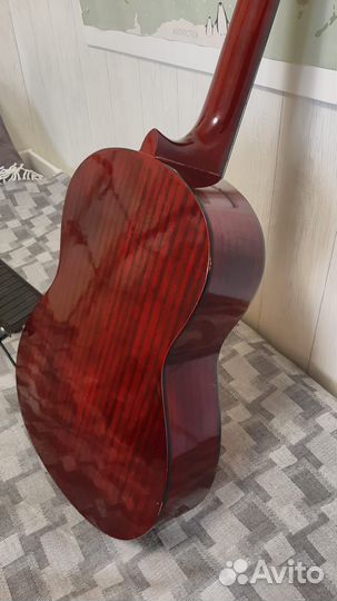 Акустическая гитара