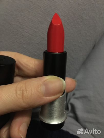 Помада новая в упаковке,оригинал