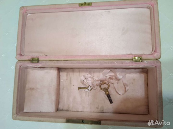 Антикварная Музыкальная шкатулка 19 век