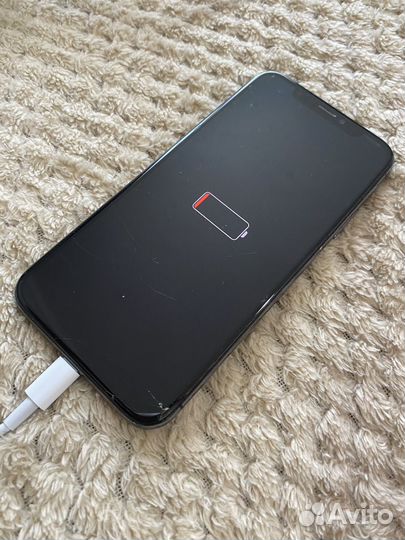 Телефон iPhone 10