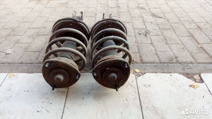 Стойка передняя левая hyundai santa fe 2 cm