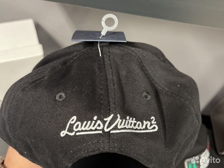 Бейсболка кепка LV