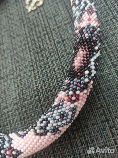 Колье жгут из бисера