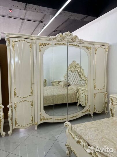 Спальный гарнитур