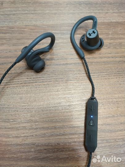 Наушники JBL Under Armour Sport Wireless Pivot