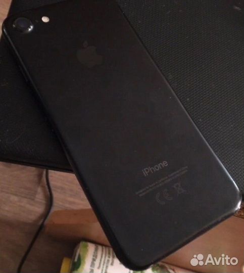 Телефон iPhone 7