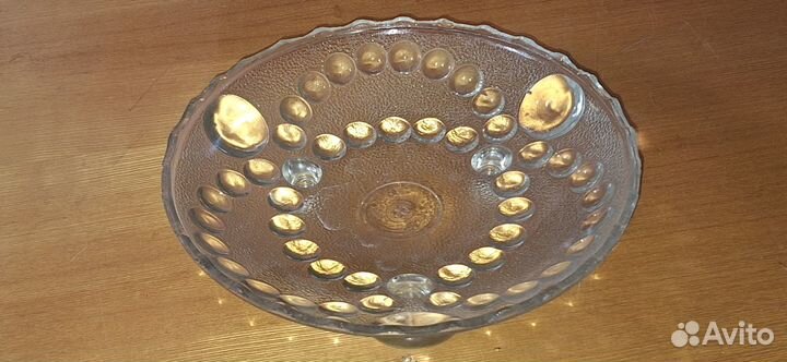 Ваза на ножках (фруктовница)