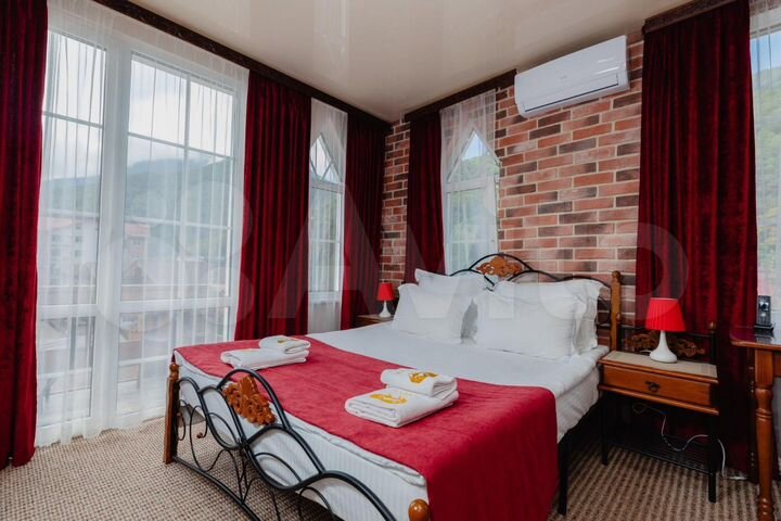 Гостиница, 1200 м²