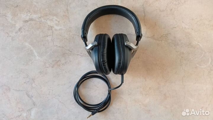 Наушники Sony MDR-ZX700. Студийные. В идеале