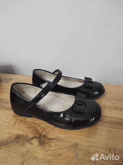 Туфли для девочки 32 черные
