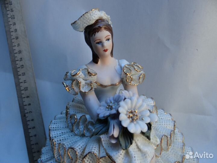 Ручная работа Статуэтка Кружевной фарфор старая