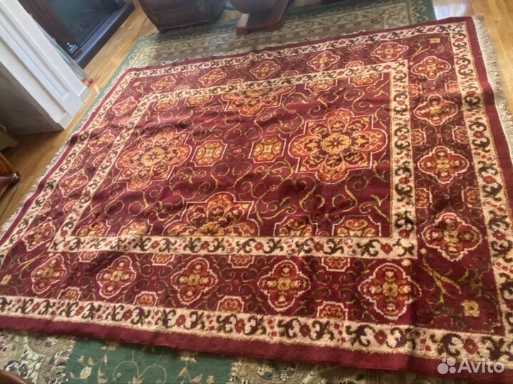 Ковер б/у в хорошем состоянии,чистый