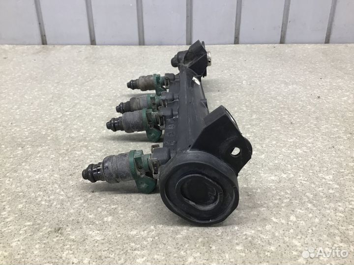 Рейка топливная (рампа) Skoda Octavia (A4 1U) 2000