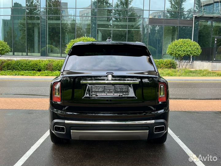 Rolls-Royce Cullinan 6.7 AT, 2018, 29 800 км