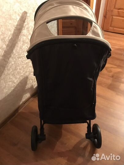 Коляска новая с перекидной ручкой всесезонная