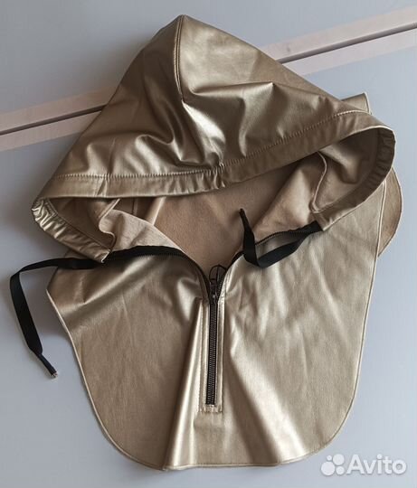 Капюшон золотистый