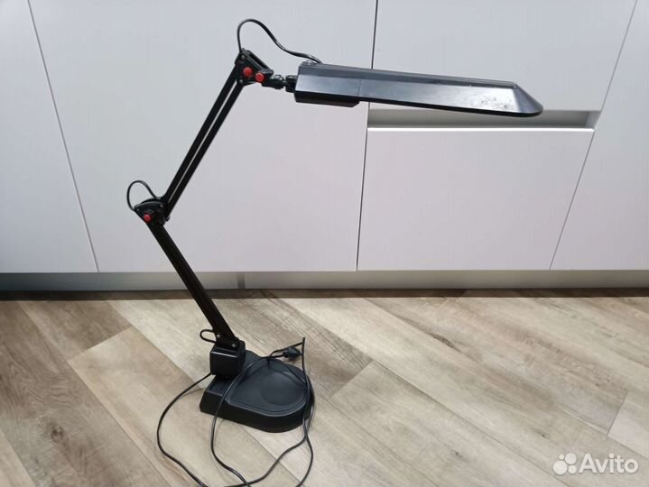 Лампа настольная