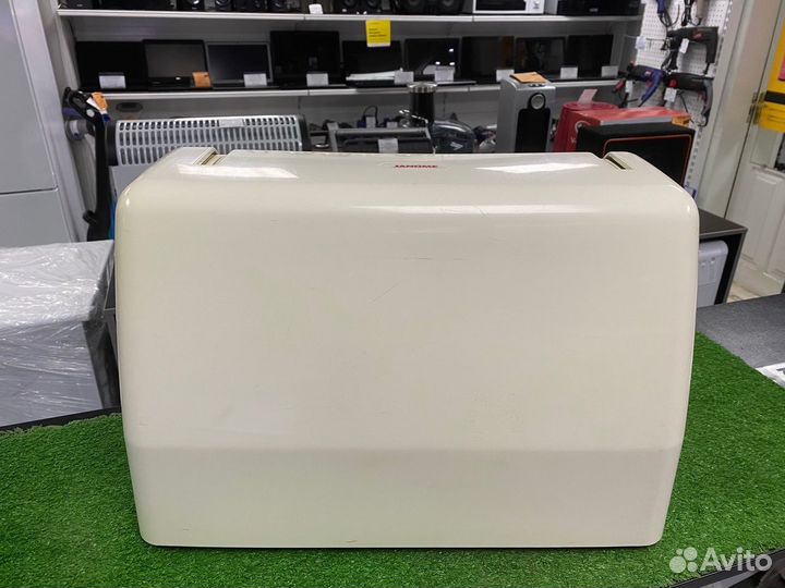 Швейная машина Janome 7524Е