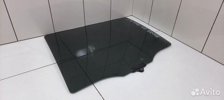 Стекло двери заднее левое (Hyundai Santa Fe II)