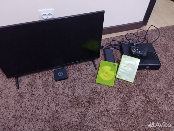 Телевизор б/у и xbox 360 S console