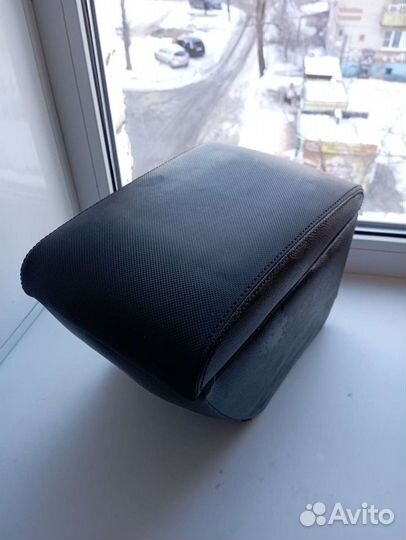 Подлокотник на hyundai solaris