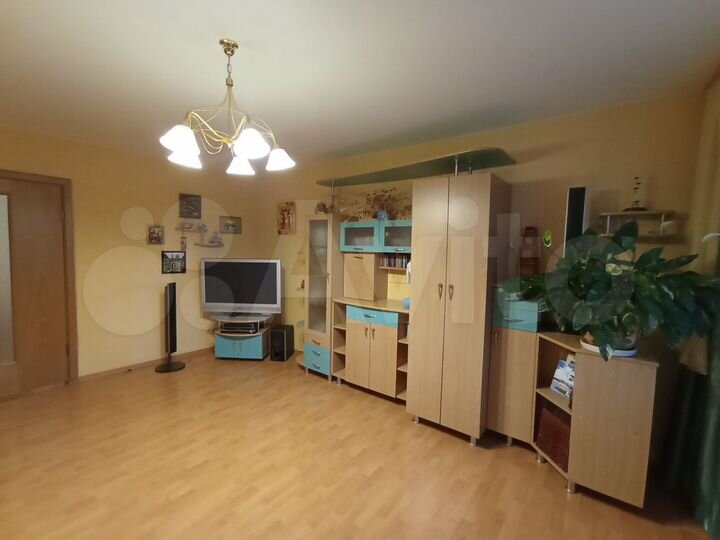 4-к. квартира, 92 м², 4/15 эт.