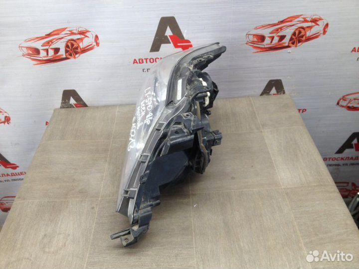 Фара правая Lexus LX570 (2007-2012)