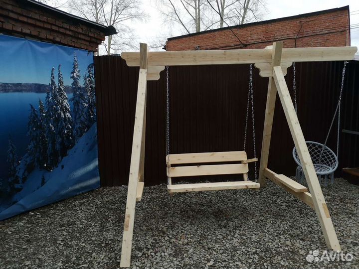 Садовые качели из дерева