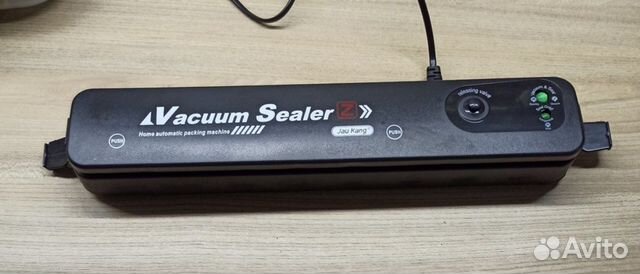 Вакуумный упаковщик+2 пакета 28*500 см