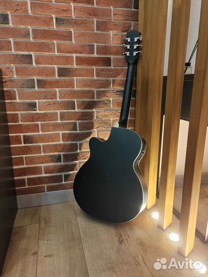 Гитара электроакустическая