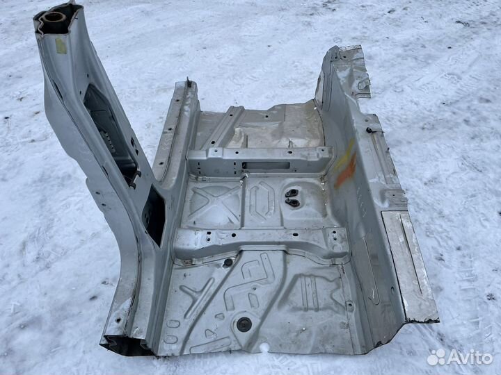 Порог левый Mercedes W211