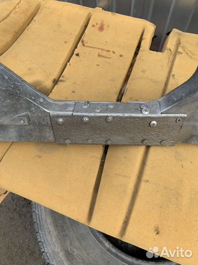 Рамка радиатора Nissan Fuga Y 50