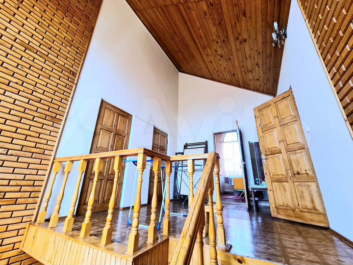 Гостиница, 600 м²