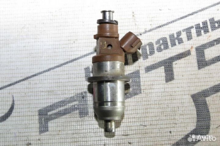 Форсунка mitsubishi 4G64 4G93 4G94 E7T05072 MD3618